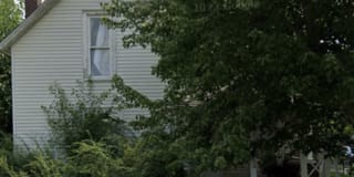 303 North West Avenue Gallery 1