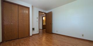 Spacious upstairs 2-Bedroom, 1-Bath Apartment in Springfield 4-Plex! Spacious upstairs 2-Bedroom, 1-Bath Apartment in Springfield 4-Plex! Gallery 9