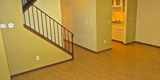 Pre-Lease 4 Bedroom 3.5 Bath Townhouse. Gallery 9