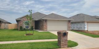 3 bed 2 bath in Yukon! Stunning finishes, vinyl wood, granite, stainless steel appliances! Gallery 1