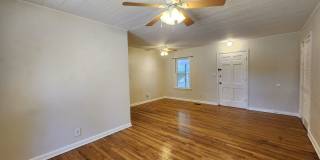Live in the Heart of Downtown New Braunfels / Covered Front Porch / Carport & Storage / NBISD Gallery 8