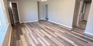 4 bedroom/1 bath/detached storage building Gallery 7