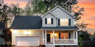 Spacious 3 bedroom/2.5 bathroom two story home available in Hanahan! Gallery 1