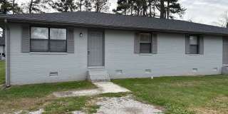 Freshly Renovated 2 Bedroom Duplex in Manchester! Gallery 1