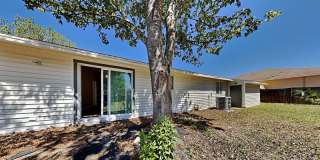 13426 Tyringham St Gallery 22