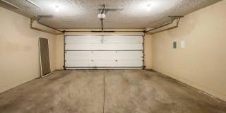 Near Local Shops and Restaurants Gallery 23