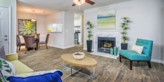 The Pointe at Irving Park Gallery 1