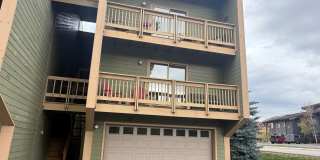 1BD/1BA Steamboat Mountain Furnished Rental Gallery 1