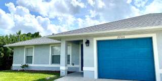 $500 RENT CREDIT IF LEASED IN MARCH!!! AVAILABLE NOW!!! 2 BEDROOM 2 BATH + DEN DUPLEX Gallery 1