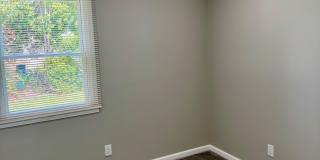 5169 Glenis Street Gallery 19