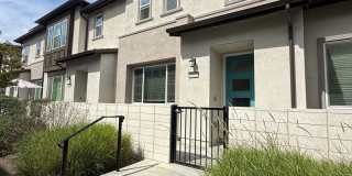 3 bedroom + loft, 2 1/2 bath townhome in amazing Simi Valley location Gallery 1