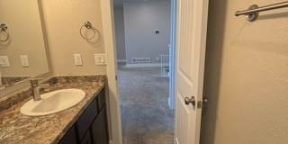 Beautiful 5 Bedroom, 3 Bath Executive Home in the Pointe! Gallery 33