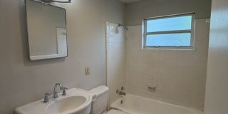 717 Edgewood Street Duplex Gallery 8