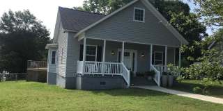 LARGE 4 BED/2.5 BATH HOME W/ BONUS ROOM Gallery 1