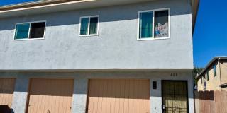 Upstairs 2 bed/1bath with ample parking in IB Gallery 1