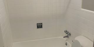 Colonial Arms Apartments | 807 West End Blvd Apt C-1 Gallery 5