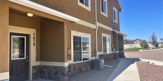 Townhome w/ 2 car garage, A/C-Newer, Low Maintance,  Conviniently Located Gallery 1