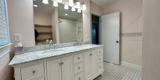 Remodeled beauty in Charolette Park Gallery 12