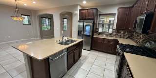 Beautiful 3 Bedroom, 2.5 Bath Mountain House Home Gallery 9
