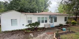 3bd/2ba House in Jackson Park w/ Large Den, Back Porch, & Fenced Back Yard Gallery 1