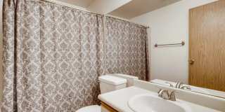 2 Bedroom Corner Unit, excellent location!! 2 Bedroom Corner Unit, excellent location!! Gallery 13