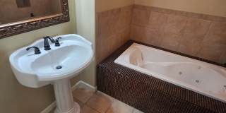 4 Bedroom 3.5 Bathroom Duplex Gallery 21