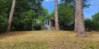 3 Bedrooms 1.5 Baths - North Columbus - Large Corner Lot Gallery 1