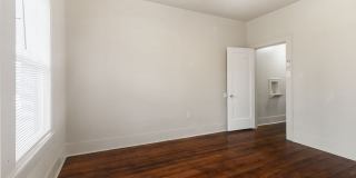 1618 W KINGS HWY Gallery 8