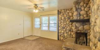 Cozy House With Great Yard Space! Cozy House With Great Yard Space! Gallery 5