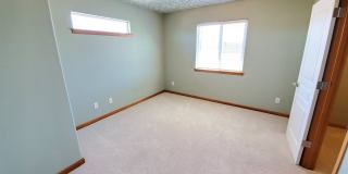 Pet Friendly 3 Bed / 2.5 Bath Home Near I-5 Gallery 10