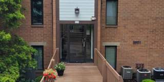 Amazing North Side Condominium Gallery 1