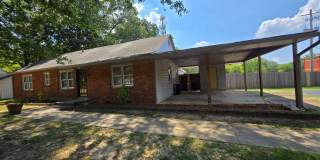 Charming  Conveniently located 3 bedroom home, 1.5 bath in 38134! Gallery 1