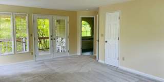 Large 4 Bedroom in Somerset Neighborhood Large 4 Bedroom in Somerset Neighborhood Gallery 24
