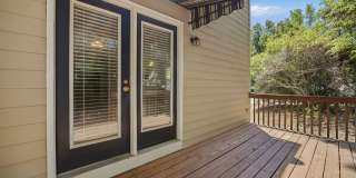 Fantastic End-Unit Townhome Available Now! Gallery 18