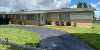 467 W 43rd Pl Gallery 1