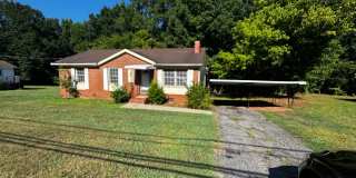 3 Bedroom with 1 Bath Single Family Home in Shelby, NC Gallery 1