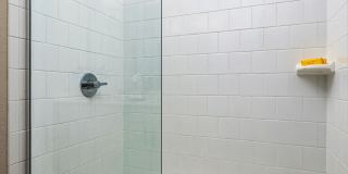 Jade at North Hyde Park Gallery 43