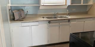 1914 South Pine Street Gallery 4