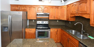 6 Bedrooms-Little Neck Area Gallery 7