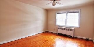 2BD/1BA East End Townhome!! Gallery 9