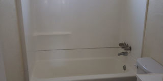 1 bedroom 1 bath - MOVE IN SPECIAL- 1 MONTH FREE 1 bedroom 1 bath - MOVE IN SPECIAL- 1 MONTH FREE Gallery 4