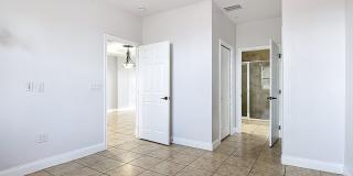 Stunning 4BR House in Davenport Gallery 1