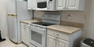 Executive 2 bedroom/ 2 bath condo Gallery 8