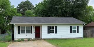 Come take a look at this cute 3 bedroom 1.5 bathroom home! Gallery 1