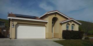 Spacious Single-Story Home with Pool, Solar  Outdoor Kitchen Gallery 1