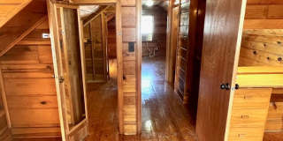 Very Unique 5 Bedroom Home on Large Lot Gallery 41