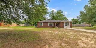 3-Bedroom Milton Home with Workshop & Huge Yard! Gallery 1