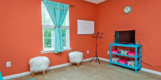 Room in 3 Bedroom Home at Spindlewood Ct Gallery 1