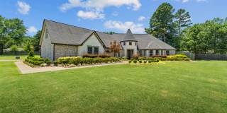 Beautifully maintained and thoughtfully designed. Gallery 1