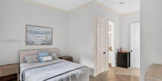 628 N Island Gallery 51
